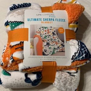 Brand New Sherpa Fleece Dinosaur Blanket